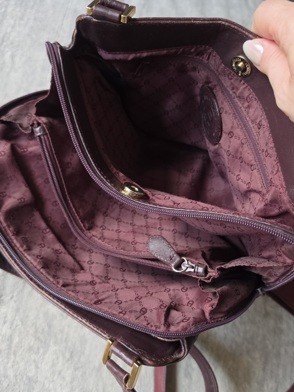 Etienne Aigner vintage oxblood burgundy leather shoulder bag set - Picture 6 of 11